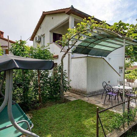 2 Bedroom Beautiful Apartment In Rukavac Rukavac  エクステリア 写真