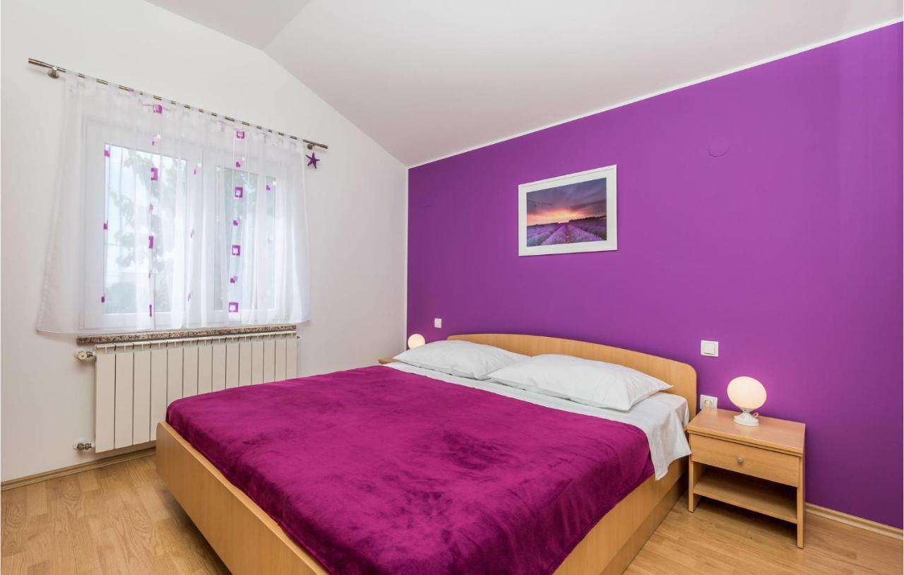 2 Bedroom Beautiful Apartment In Rukavac Rukavac  エクステリア 写真