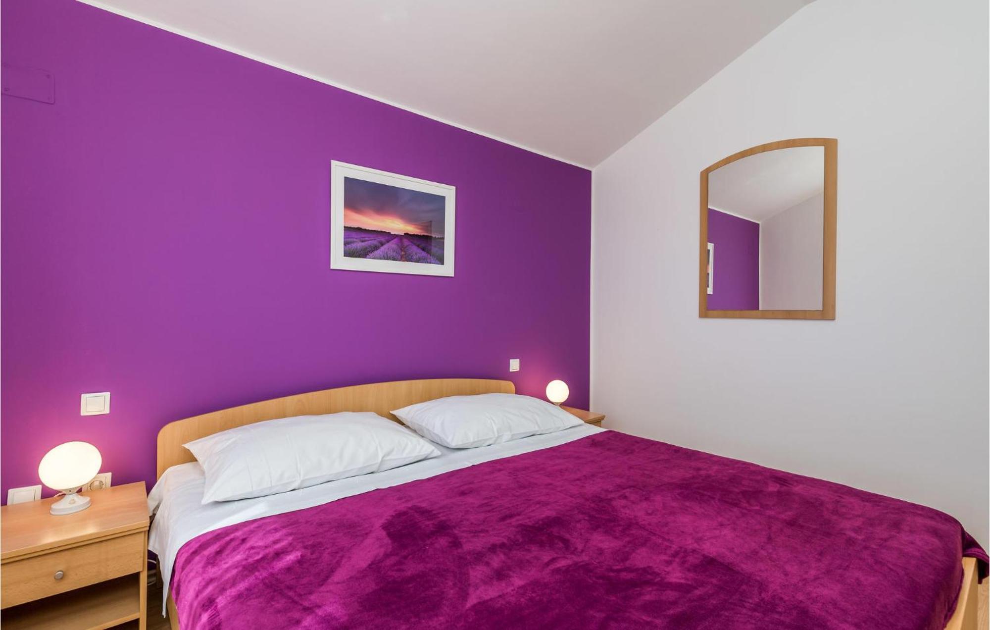 2 Bedroom Beautiful Apartment In Rukavac Rukavac  エクステリア 写真