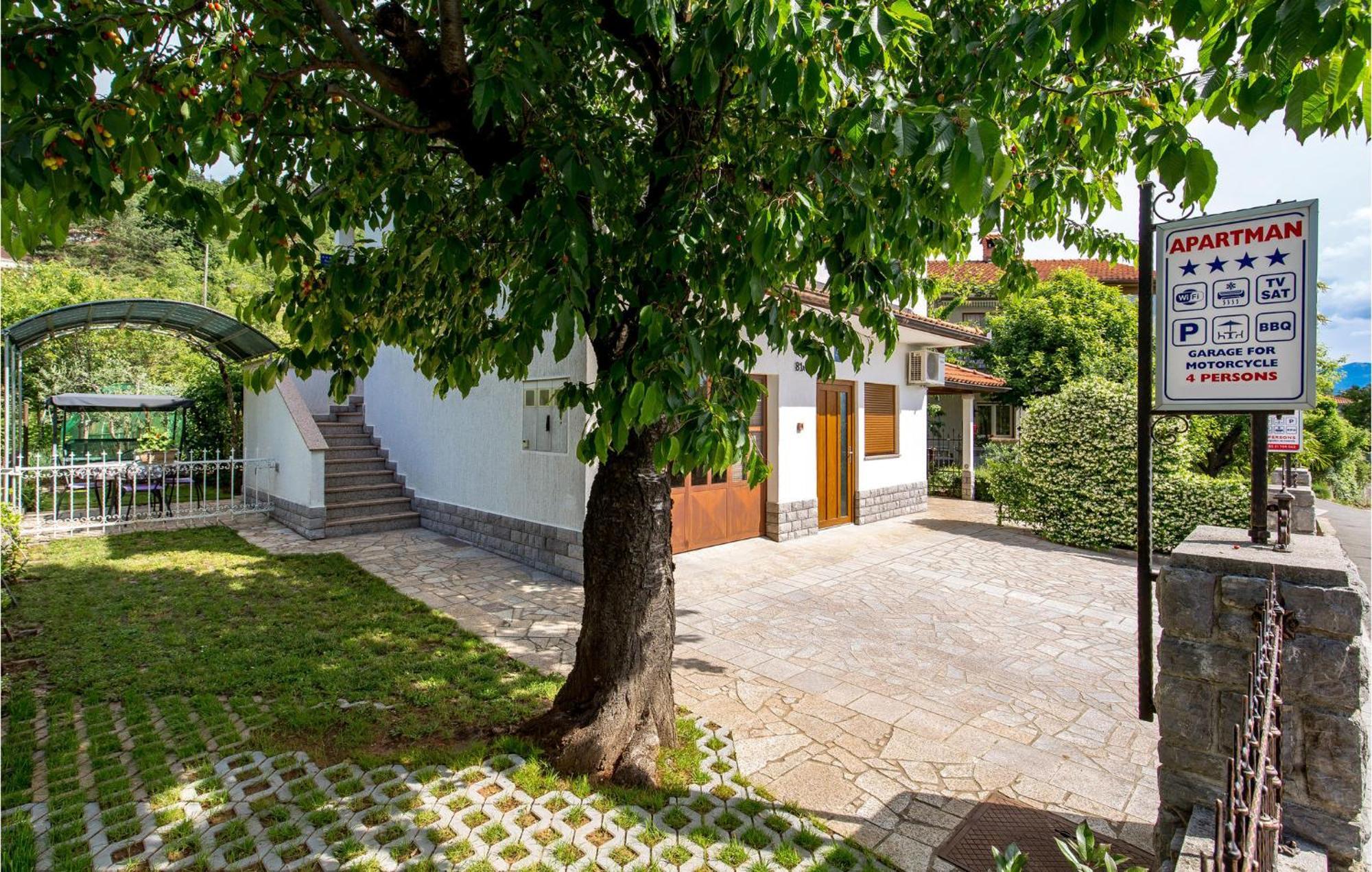 2 Bedroom Beautiful Apartment In Rukavac Rukavac  エクステリア 写真