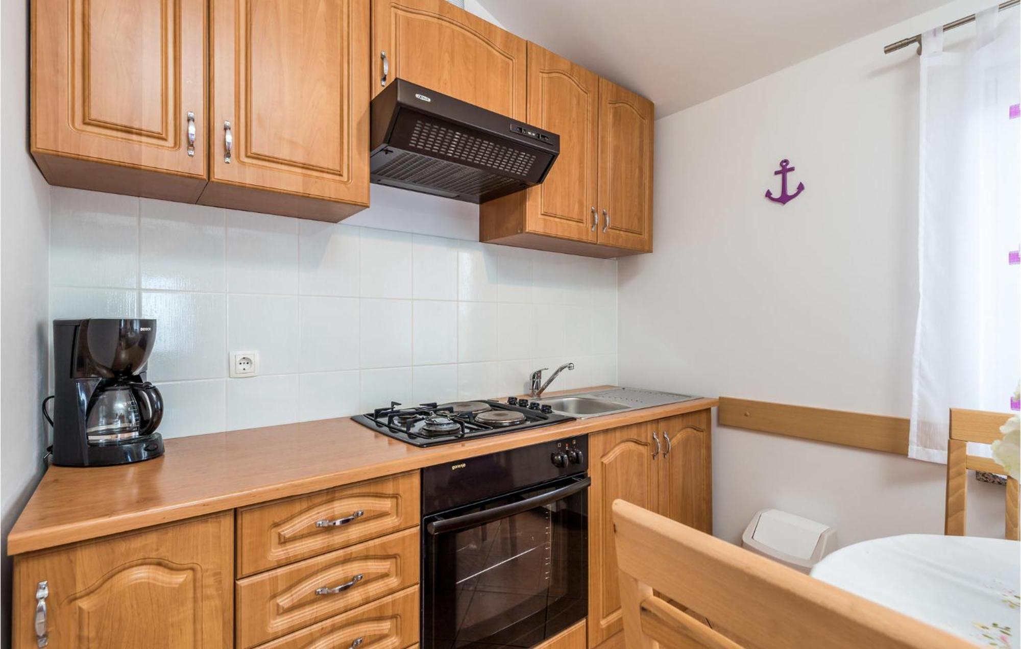 2 Bedroom Beautiful Apartment In Rukavac Rukavac  エクステリア 写真