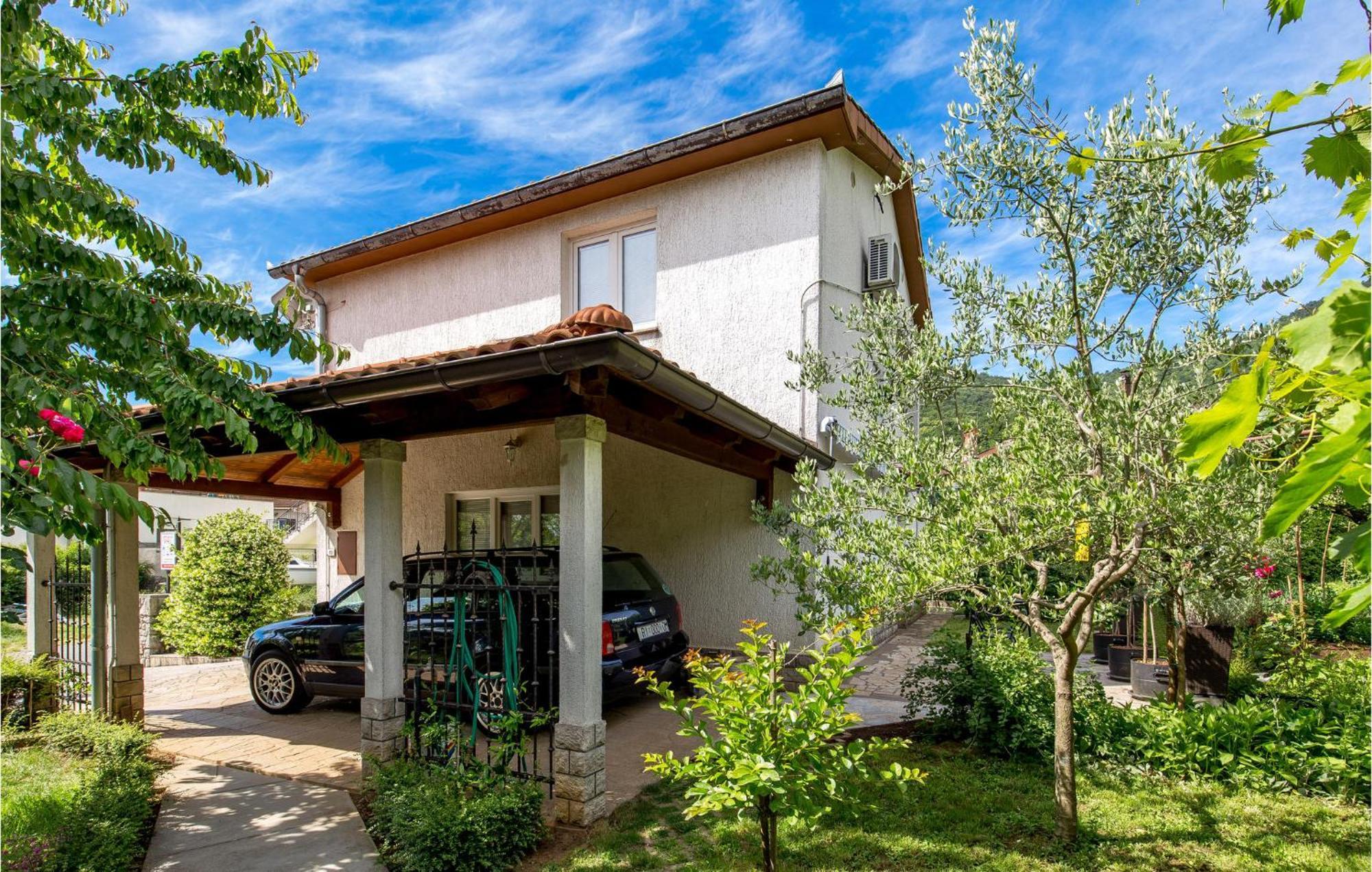 2 Bedroom Beautiful Apartment In Rukavac Rukavac  エクステリア 写真